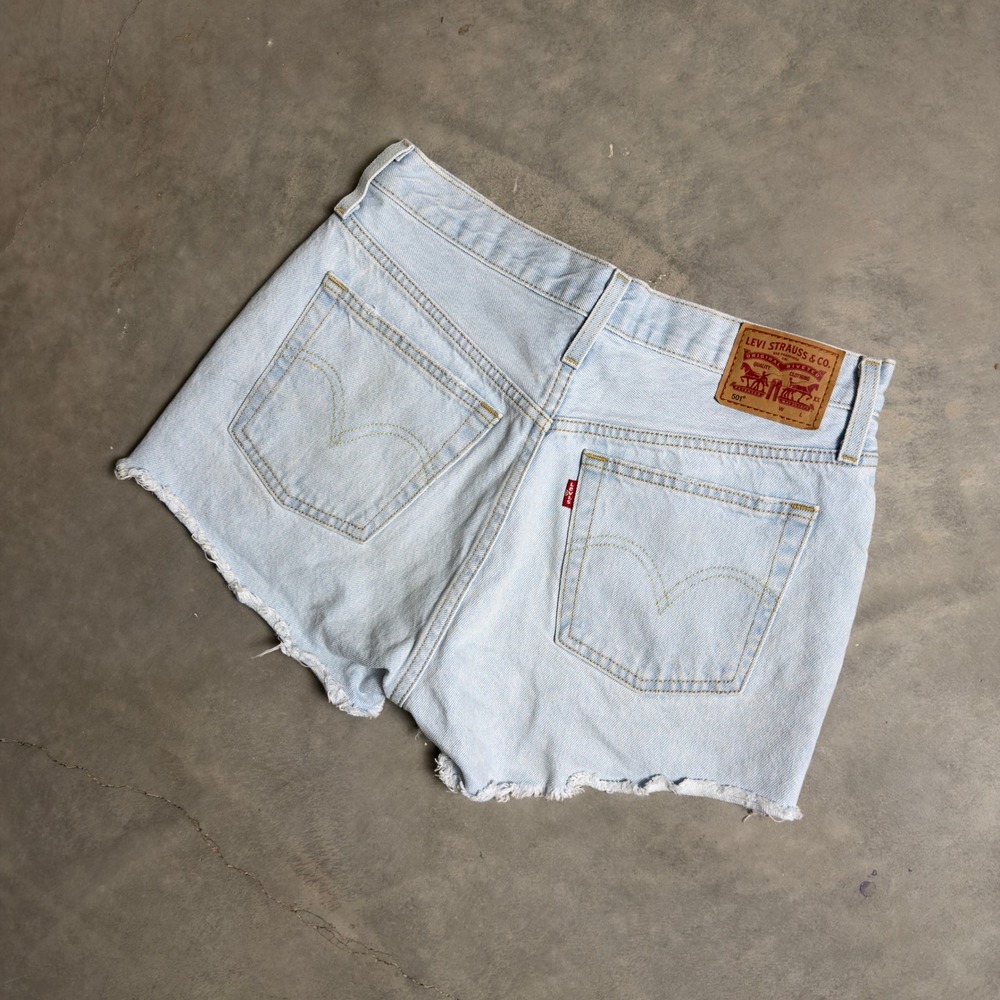 Levi's 501 Cut Off Denim Shorts Womens 30 Light Blue Vintage Y2K Baggy Summer - Picture 2 of 6